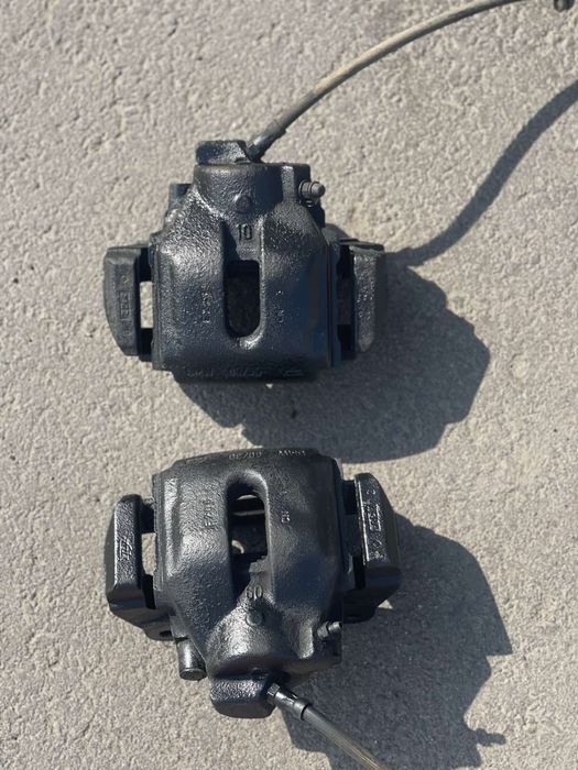 Суппорт супорта BMW X5 E53 E70 F15 F16 E60 F10 E83 тормозные колодки