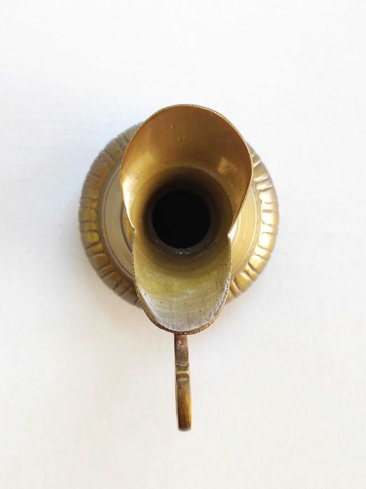 Jarra pequena metal latão anos 60/70