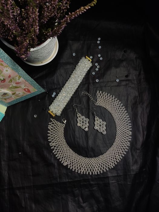 Набір силянка  браслет  сережки виконан з чеського бісеру та скляних