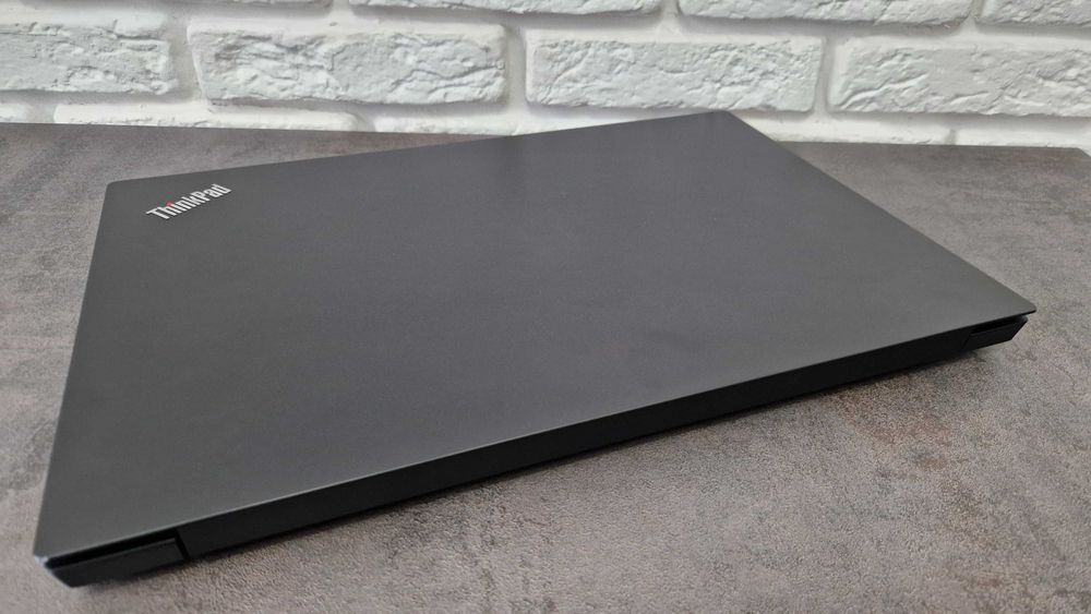 Ноутбук  Lenovo ThinkPad E15 / 15.6"/ Intel i5-10210U /  8 GB / 256 GB