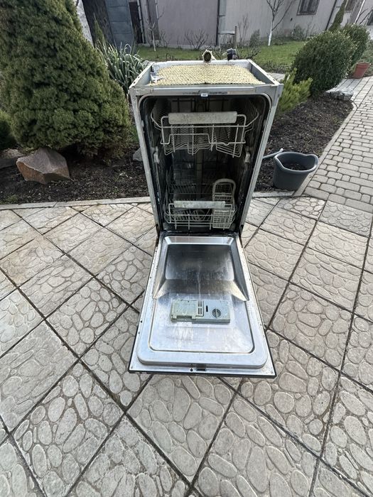 Посудомийна машина