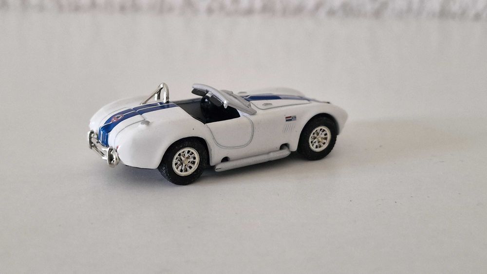 Shelby Cobra 1:64