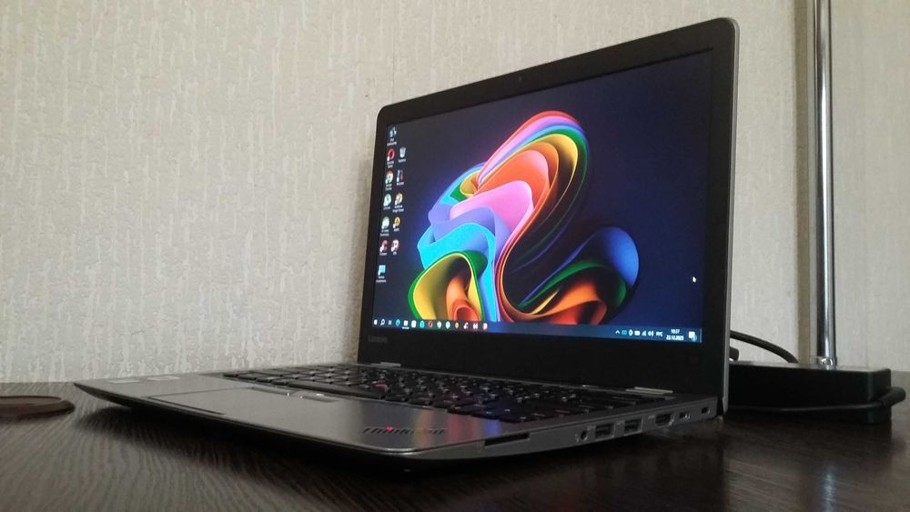 Ноутбук LENOVO, intel Core i5, 8Gb DDR4,FullHD IPS, в Идеале !