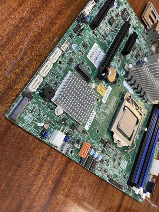 Потужний комплект Xeon w1290e + SM X12SCZ-TLN4F