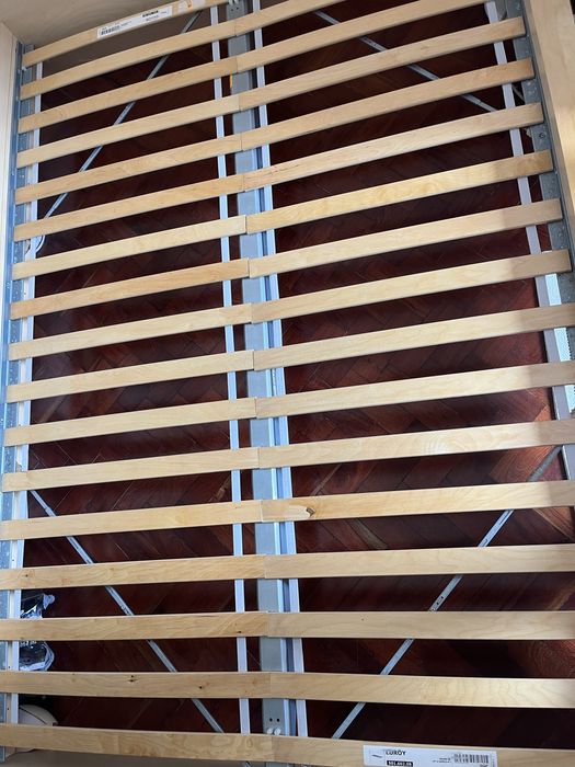 Cama de casal MALM com estrado (sem colchão)