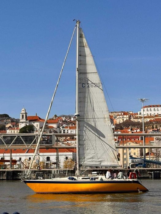 Barco ( VELEIRO de Cruzeiro OCEÂNICO Oyster 37 1982 )