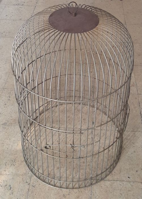 Gaiola grande em ferro