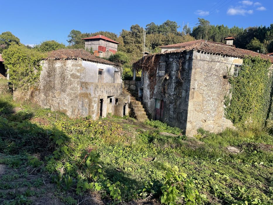Terreno urbano com 1000m2 — São Jorge E Ermelo, Viana do Castelo