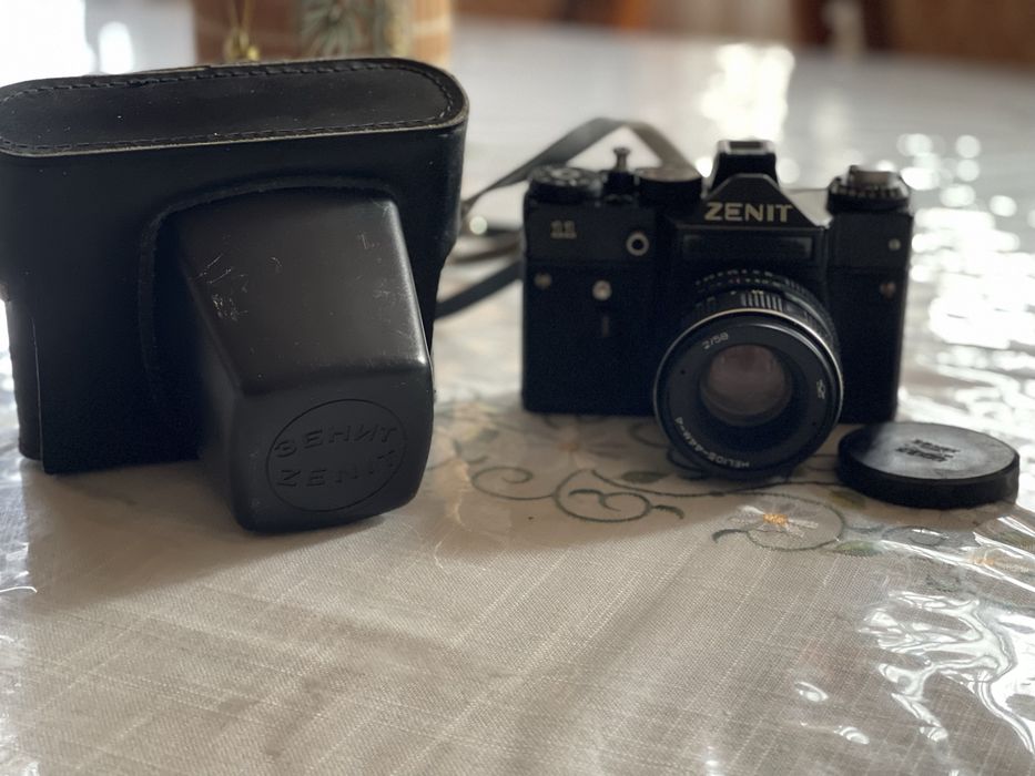 Плівковий фотоапарат Zenit 11 + Helios-44M-4 2/58 (Made in USSR)