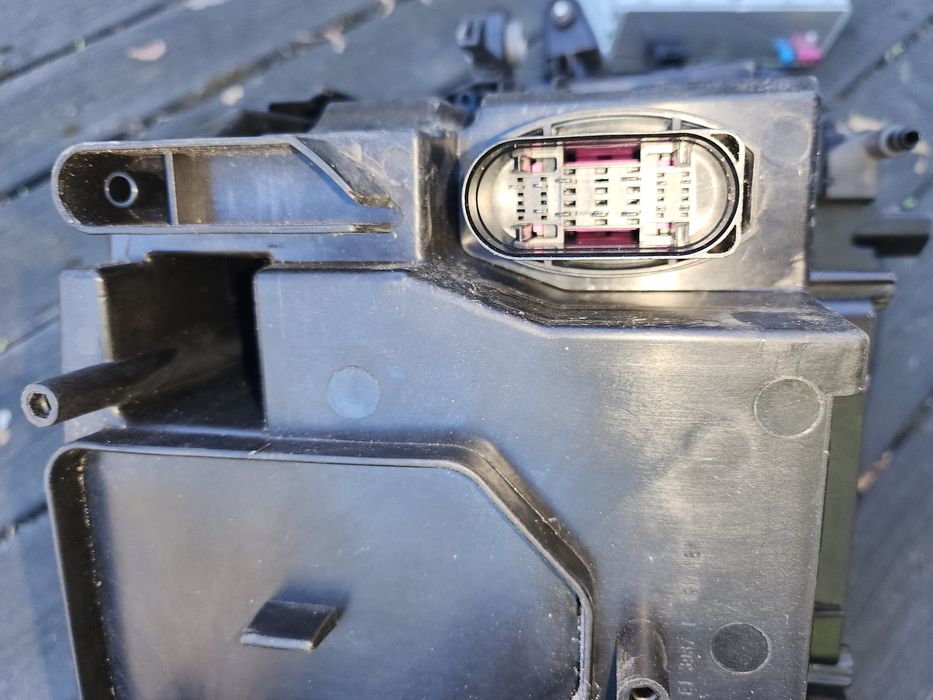 Lampa Lewa VW Tiguan 2 Ful Led idealna orginal