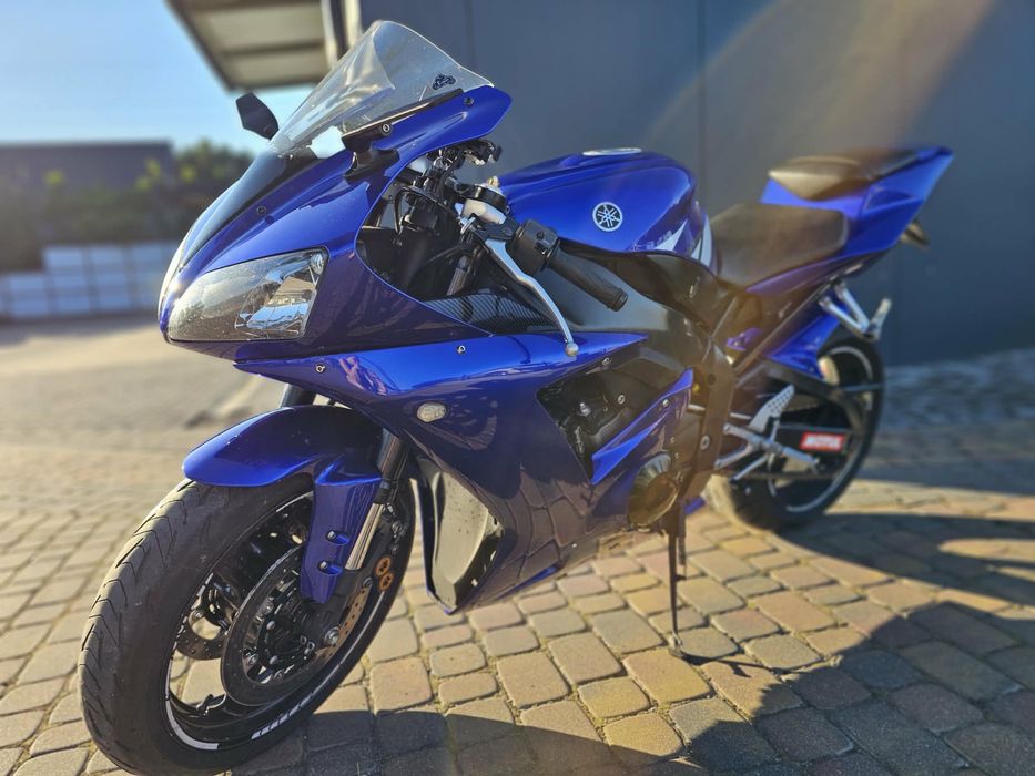yamaha R1 RN09 z 2002r
