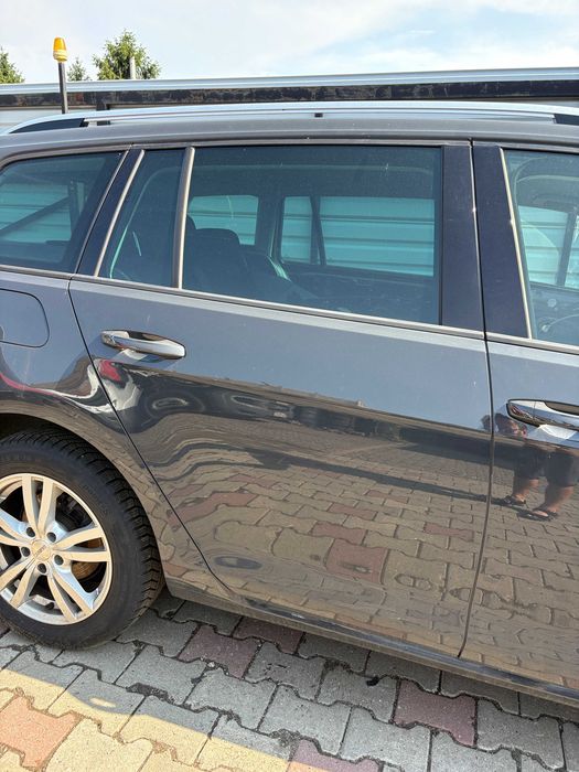 VW Golf 7 drzwi prawy tył kombi LI7F