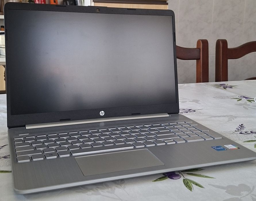 Portátil HP 15s-fq2015np