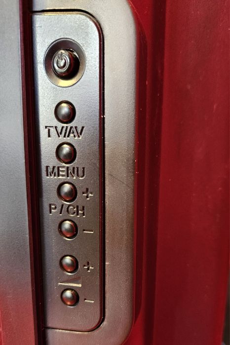 Mały telewizor LCD do starych konsoli do gier