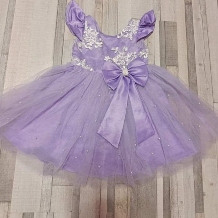 Святкові фірмові сукні