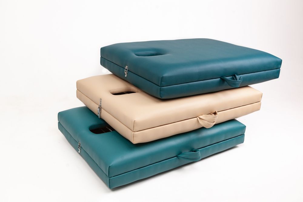 Кушетка автоматична металева – легка та міцна. Кушетка масажна