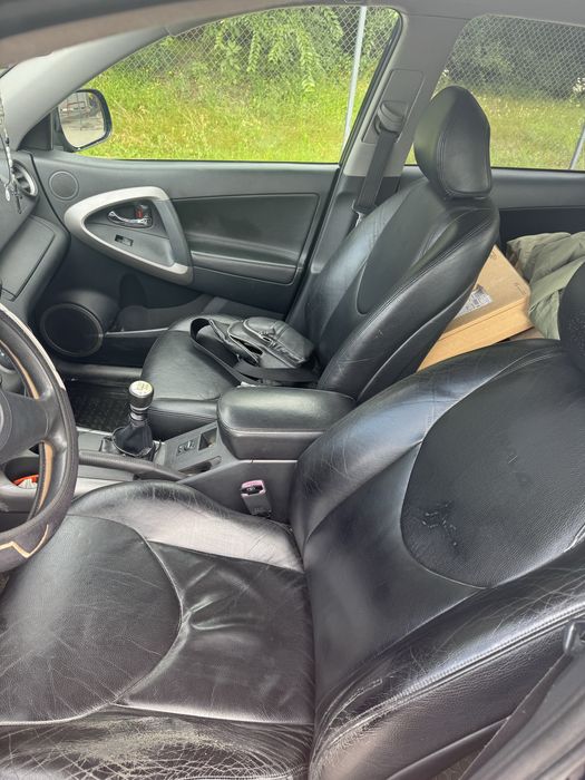 Продам Toyota RAV4