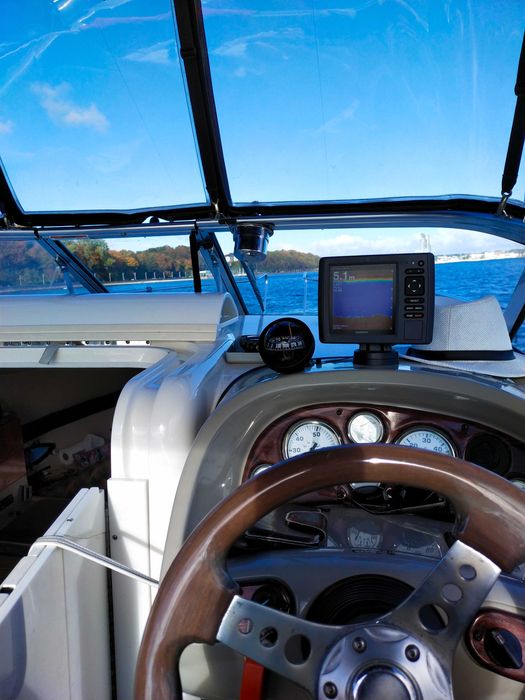 sprzedam jacht motorowy GLARSTON 249 GT ,silnik volvo penta 5,0 GXI