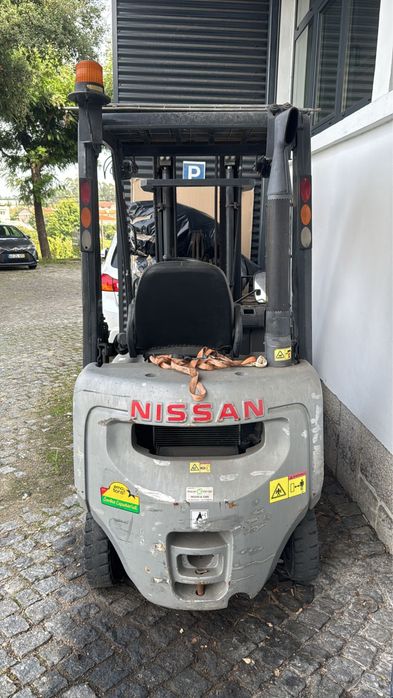 Empilhador Nissan 1.8T