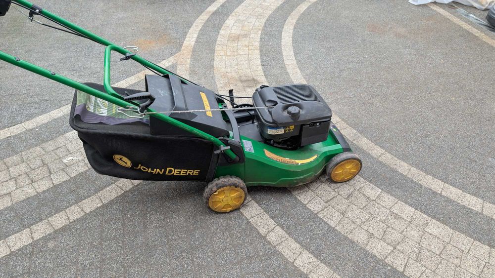 Kosiarka spalinowa John Deere z napędem aluminiowa