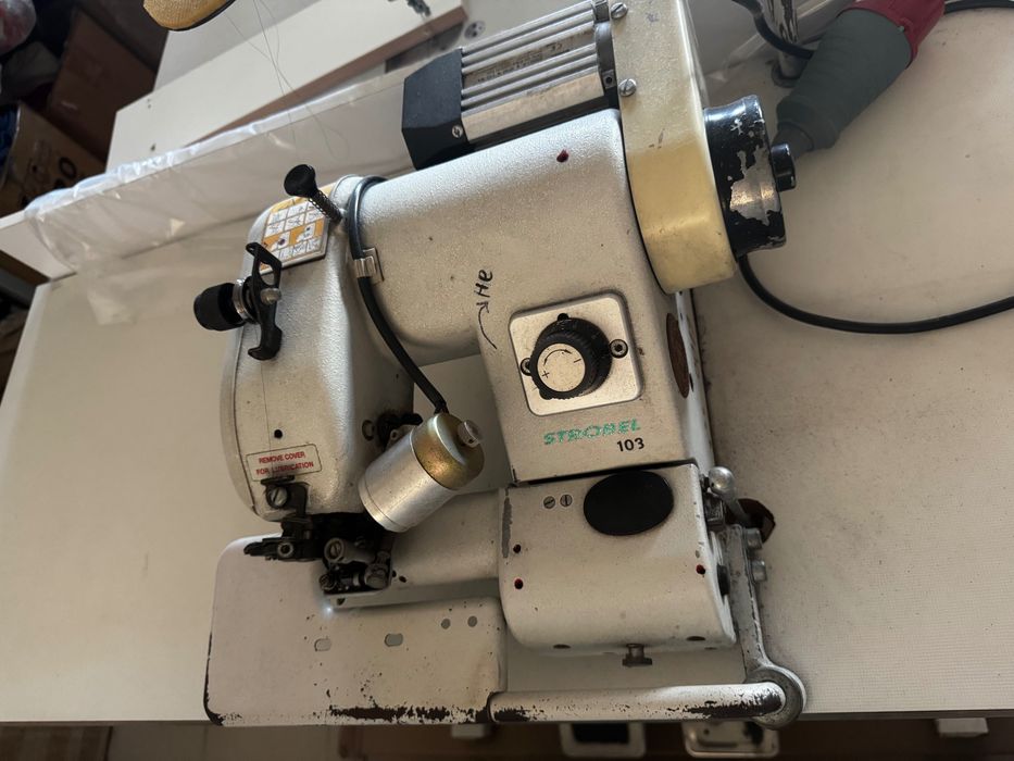 Швейная Машинка, цепной стежок,подшивочная,оверлок.