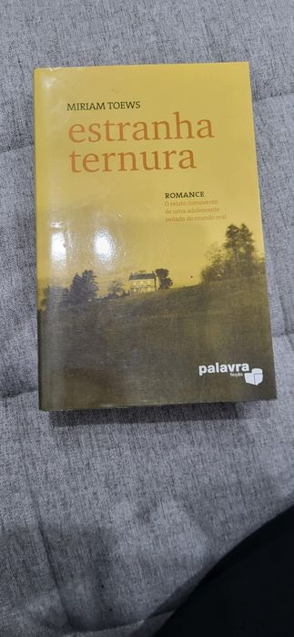 Livro "estranha ternura"