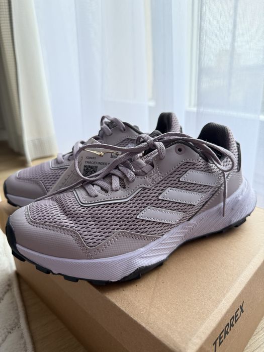 adidas Terrex Tracefinder – lekkie buty sportowe / trekkingowe