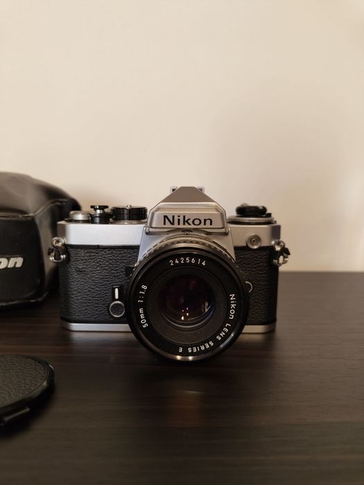 Aparat analogowy Nikon FE + 50mm 1.8