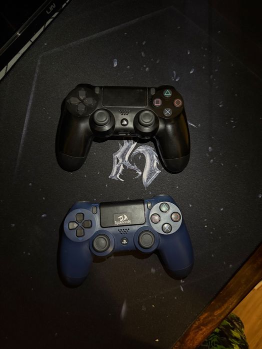 Konsol PlayStation 4