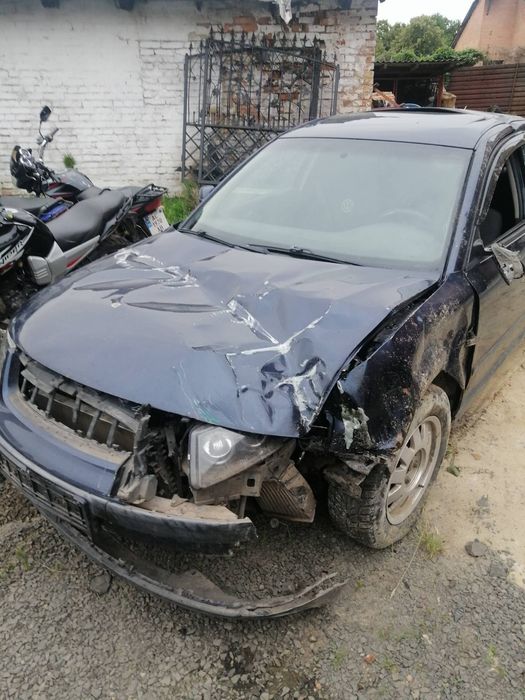 Пассат б 5.1998 рік 1,9 тді