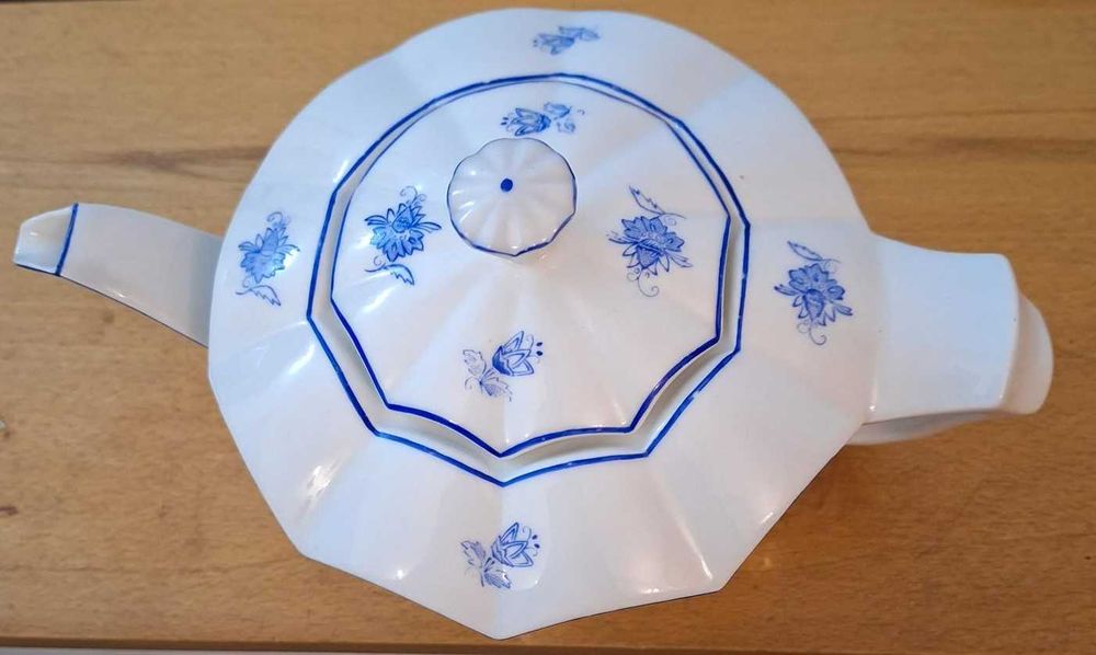 Bule Art Deco em porcelana Coimbra S.P., decoração floral azul