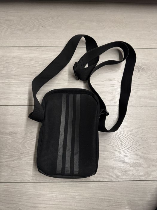 Saczetka Adidas na ramie
