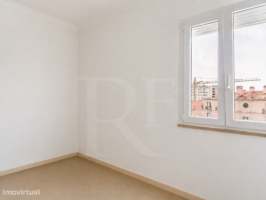 Apartamento familiar T5 na Estrela | Prédio com elevador