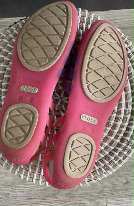 Crocs sandały Huarache Flat Vibrant Pink/Neon Purple W9 39/40