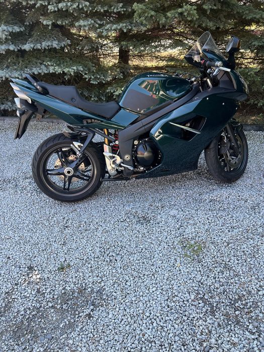 Triumph Sprint 1050 st  2012 ostatnie ulepszone wydanie mały potwierdzony przebieg  gratisy