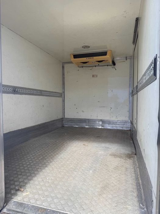 Contentor isotérmico com frio parque