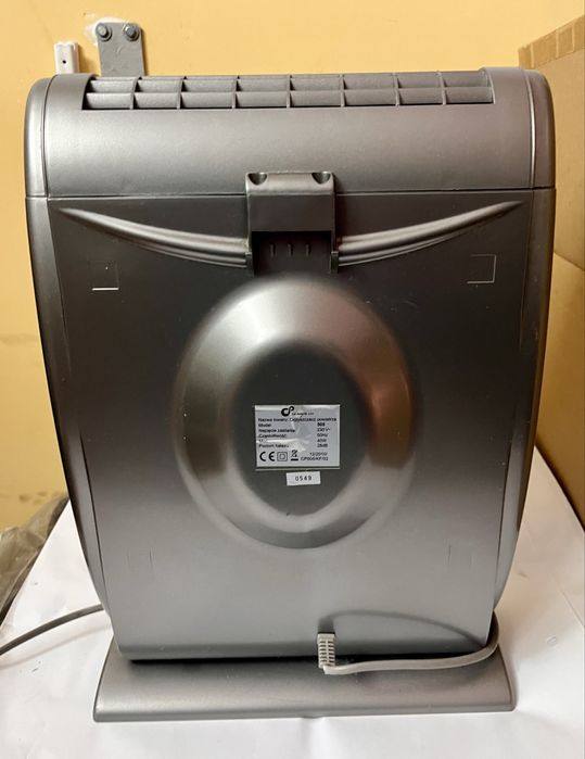 Oczyszczacz powietrza z jonizacją + pilot i filtr.