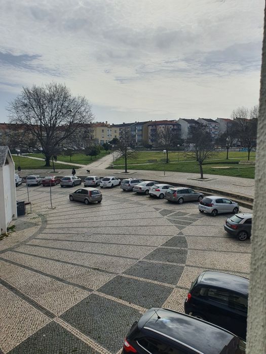 Apartamento t3 com pequeno terraço