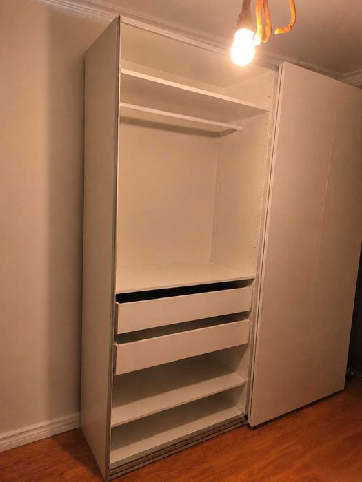 Roupeiro IKEA PAX/HASVIK com 8 prateleiras e 2 gavetas - 2m