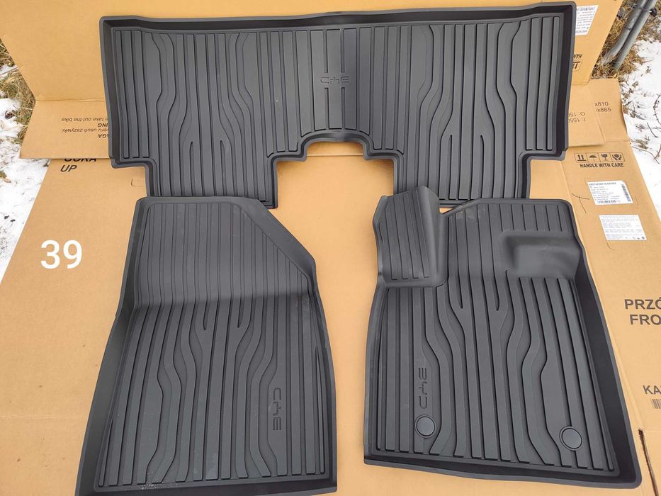 dywaniki gumowe komplet BYD ATTO 3 nowe oryginalne