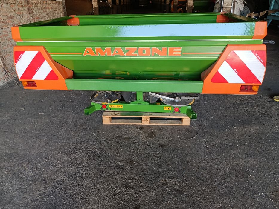 Розкидач добрив Amazone ZA-M 1001