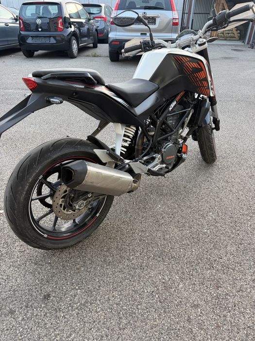 Ktm Duke 125cm !!