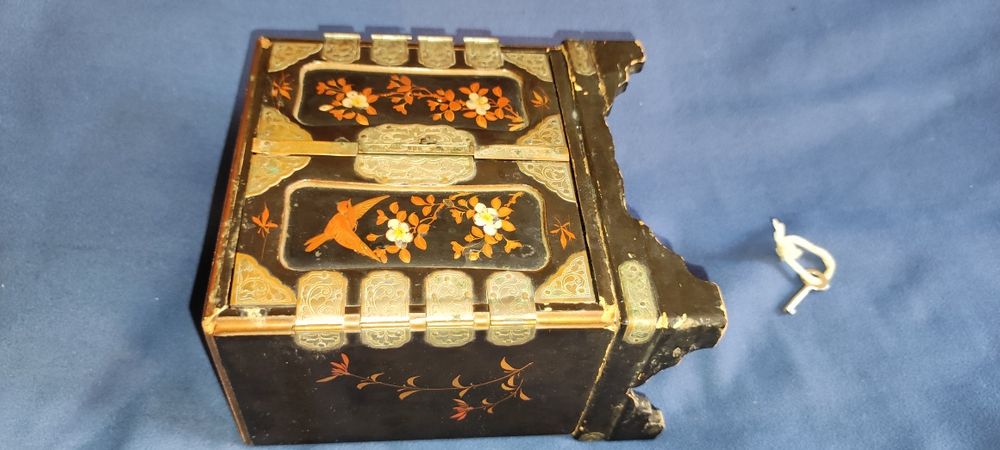 Kasetka 200letnia Japonia kabinet sepet XIXw laka