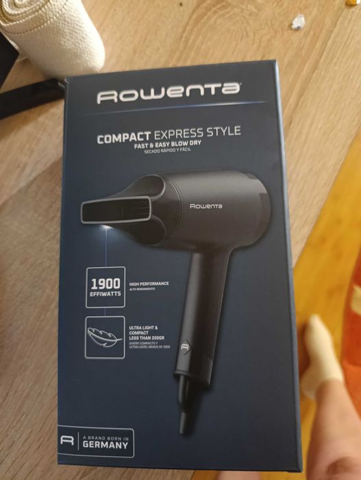 Продаю фен Rowenta