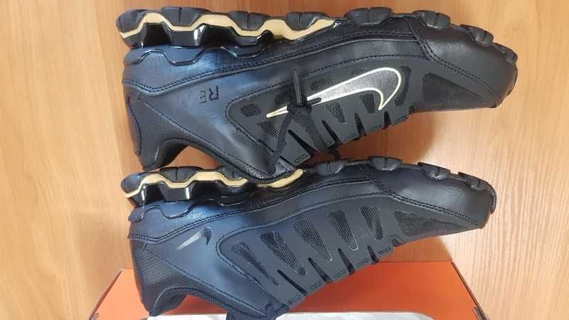 Buty  Nike Reax 8 TR Mesh Black/Metallic Gold – 42