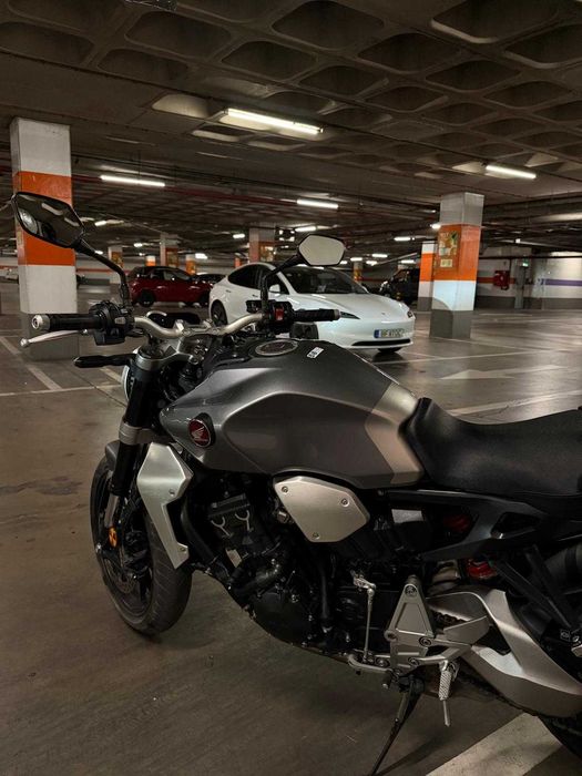 Honda CB 1000 R 2019 // trato de financiamento // aceito trocas, retomas