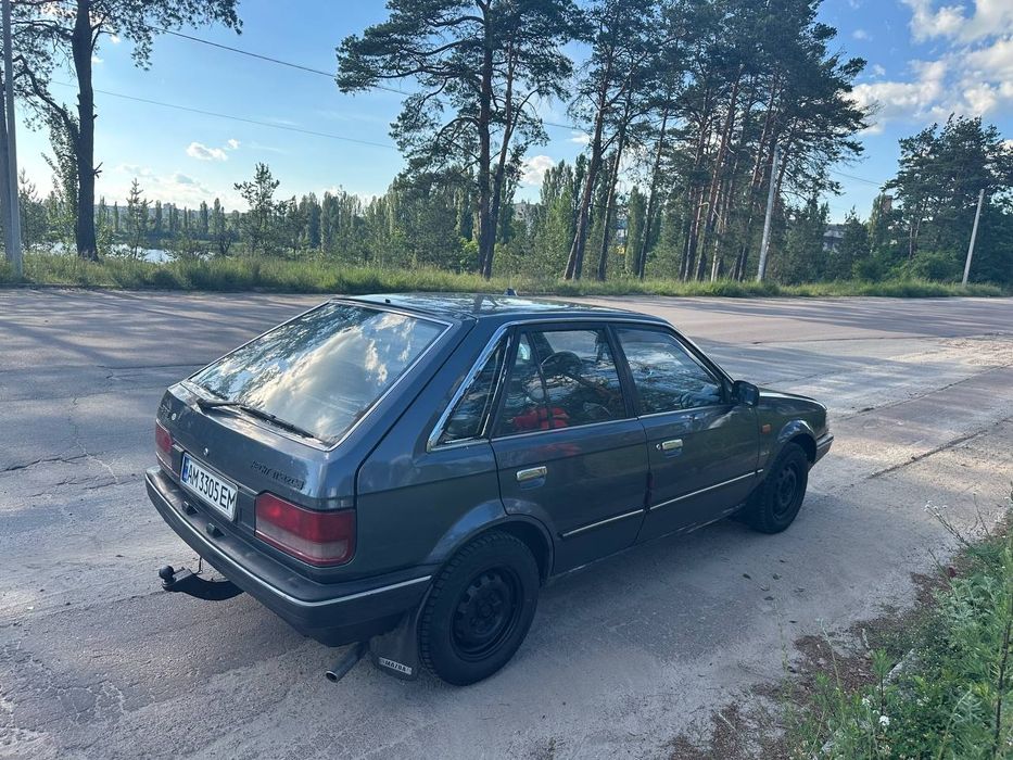 Продам Mazda 323
