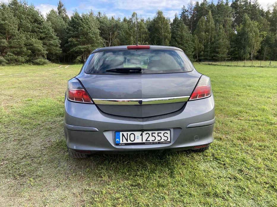 Opel ASTRA H GTC 1.9