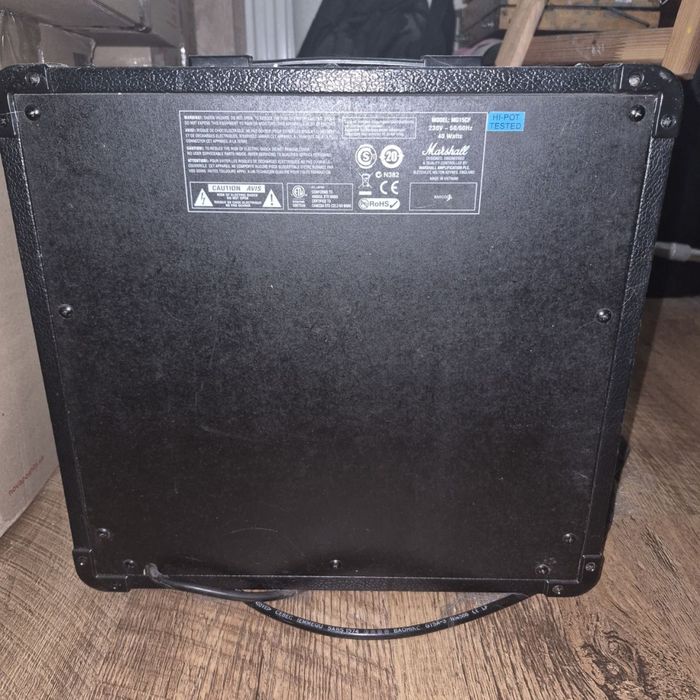 Комбопідсилювач Marshall MG15