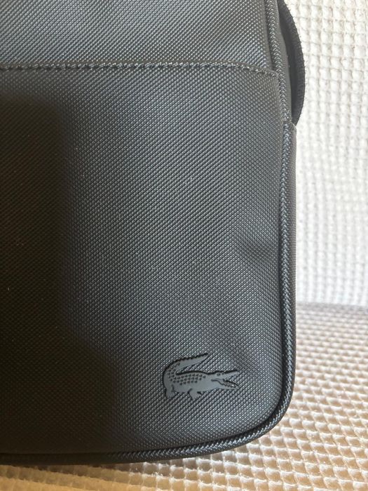 Bolsa lacoste tiracolo